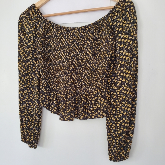 HOLLISTER Sz S Ditsy Floral Smocked LS Crop Top Elastic Neck Ruffle Hem Boho - Picture 6 of 13